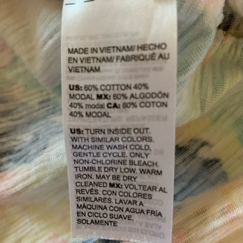 Chico’s Colorful Abstract Roll Tab Women's Top size 2(L-12). - Picture 5 of 10